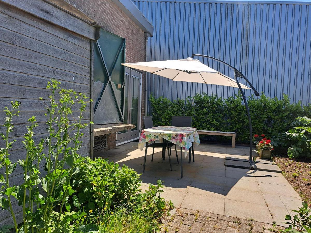 Luxe Ruime Studio Op Unieke, Rustige Locatie Dokkum Esterno foto
